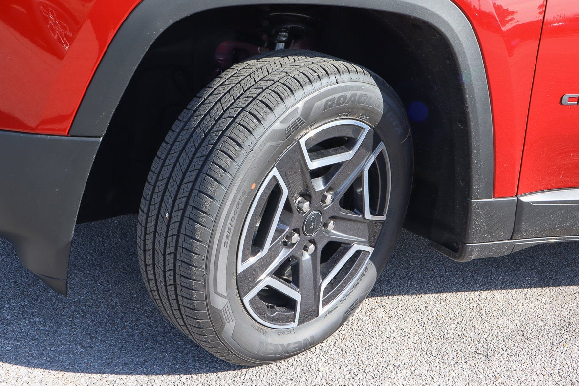 2026 Jeep Cherokee Laredo 4x4