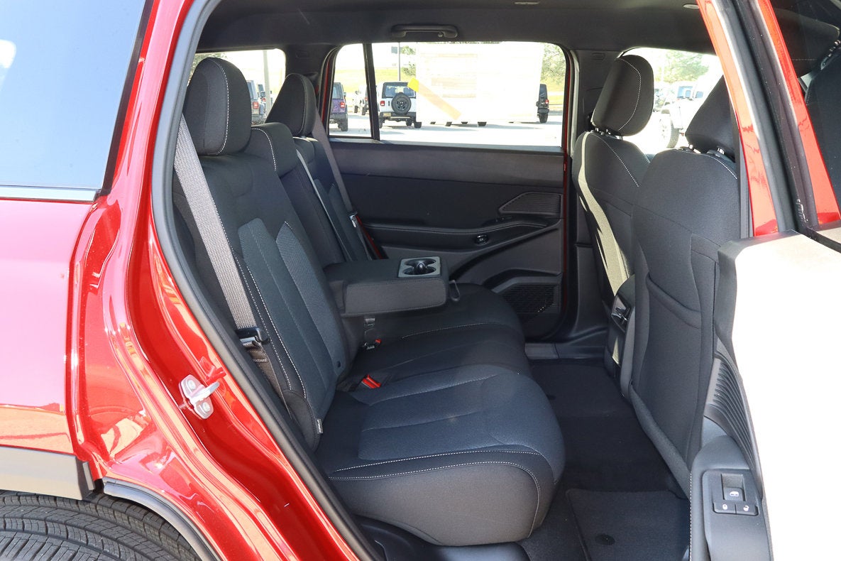 2026 Jeep Cherokee Laredo 4x4