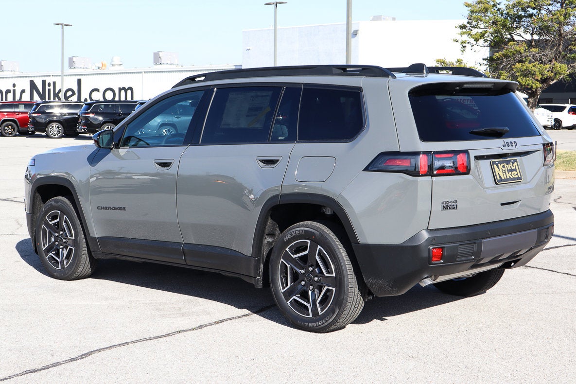 2026 Jeep Cherokee Laredo 4x4