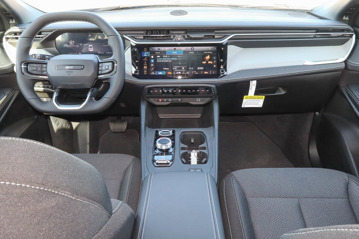 2026 Jeep Cherokee Laredo 4x4