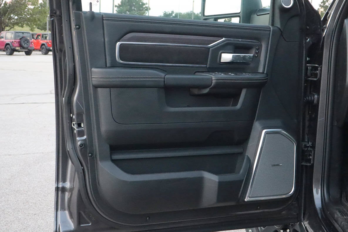 2026 RAM 3500 Laramie 4x4 Mega Cab 6'4 Box