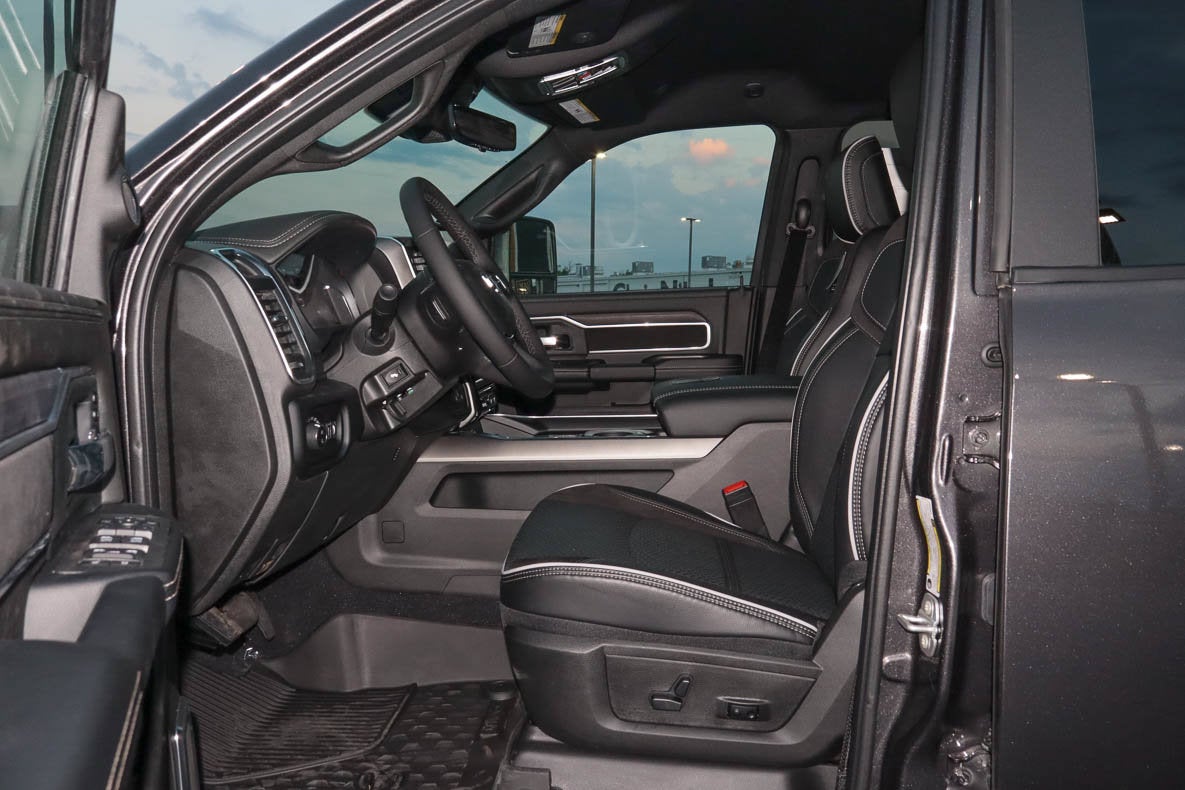 2026 RAM 3500 Laramie 4x4 Mega Cab 6'4 Box