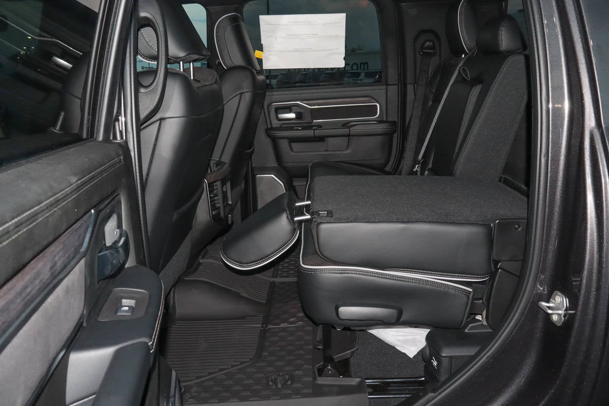 2026 RAM 3500 Laramie 4x4 Mega Cab 6'4 Box