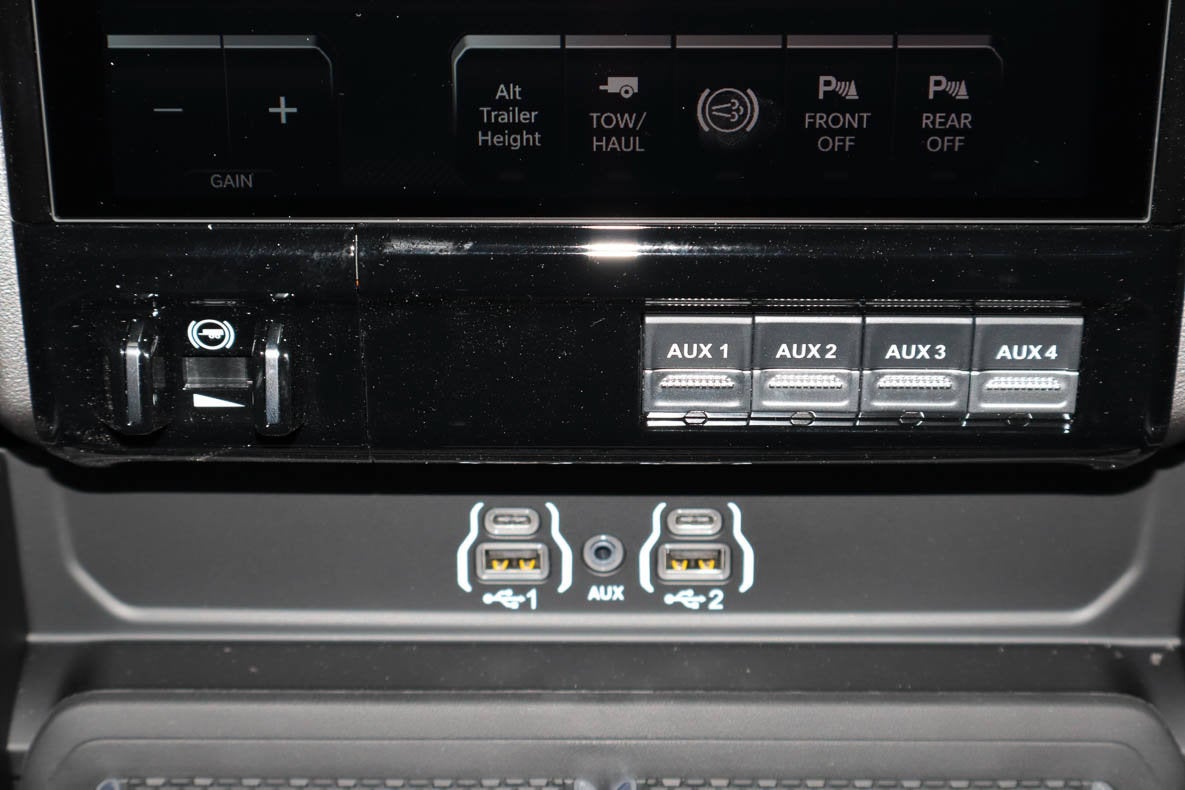 2026 RAM 3500 Laramie 4x4 Mega Cab 6'4 Box
