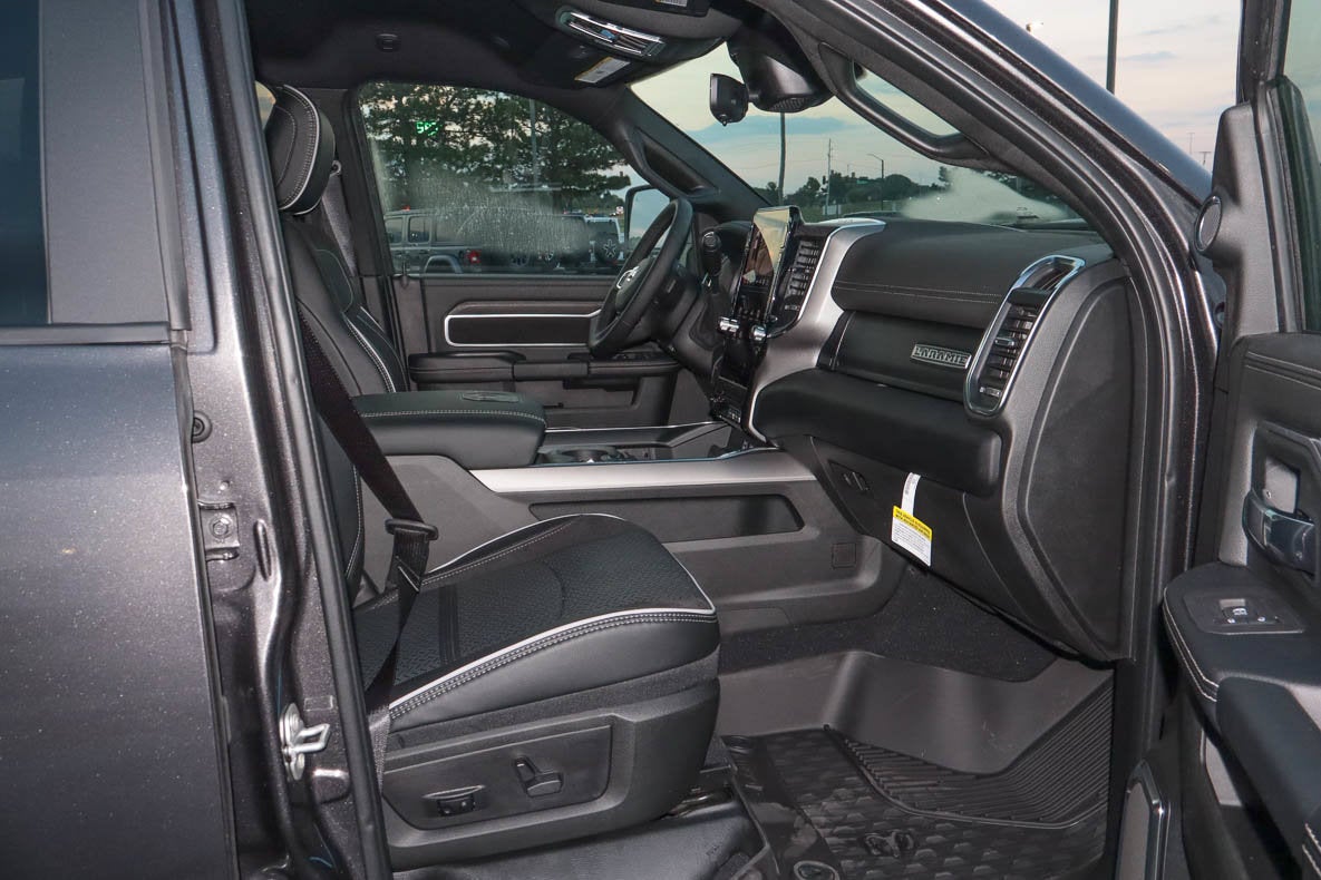2026 RAM 3500 Laramie 4x4 Mega Cab 6'4 Box