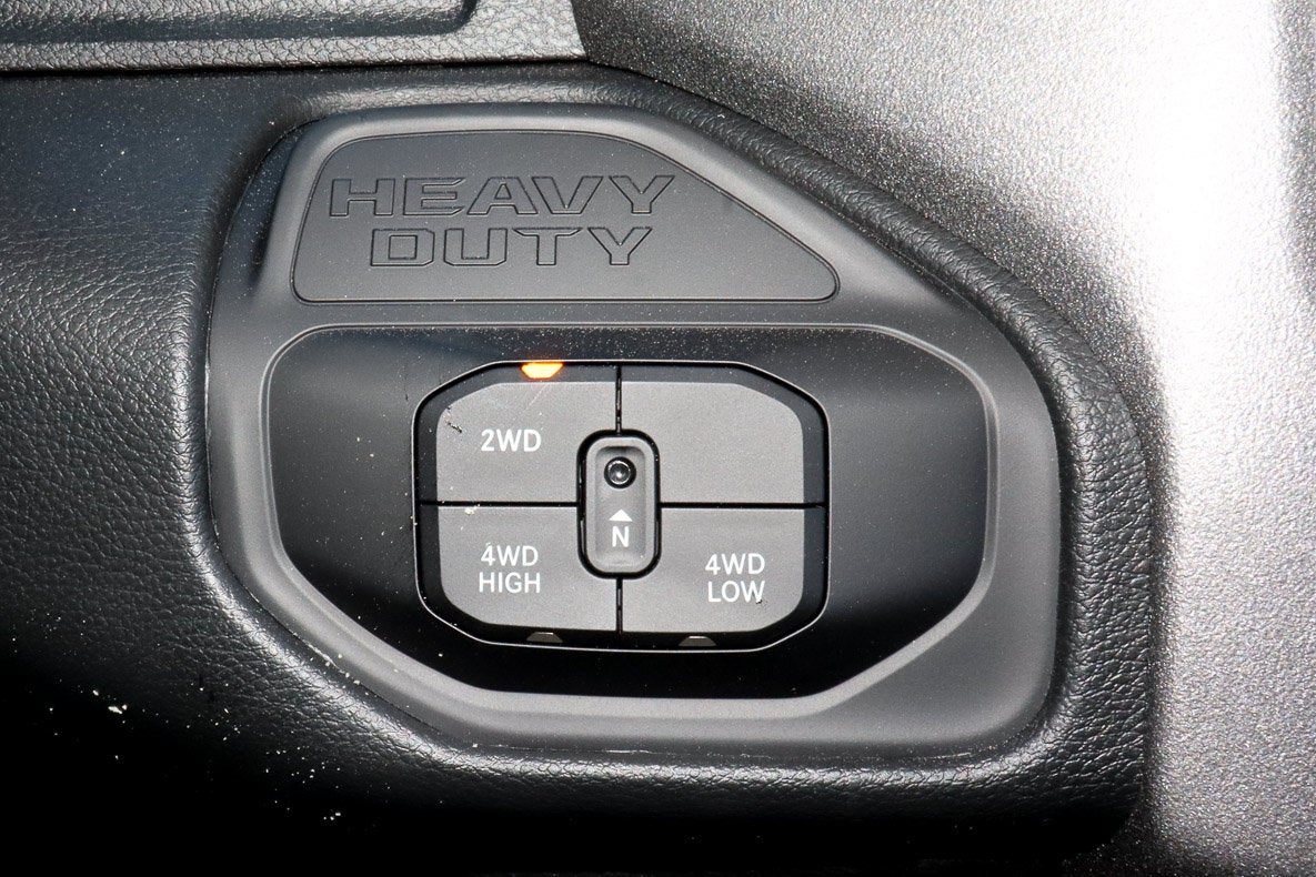 2026 RAM 2500 Black Express 4x4 Crew Cab 6'4 Box