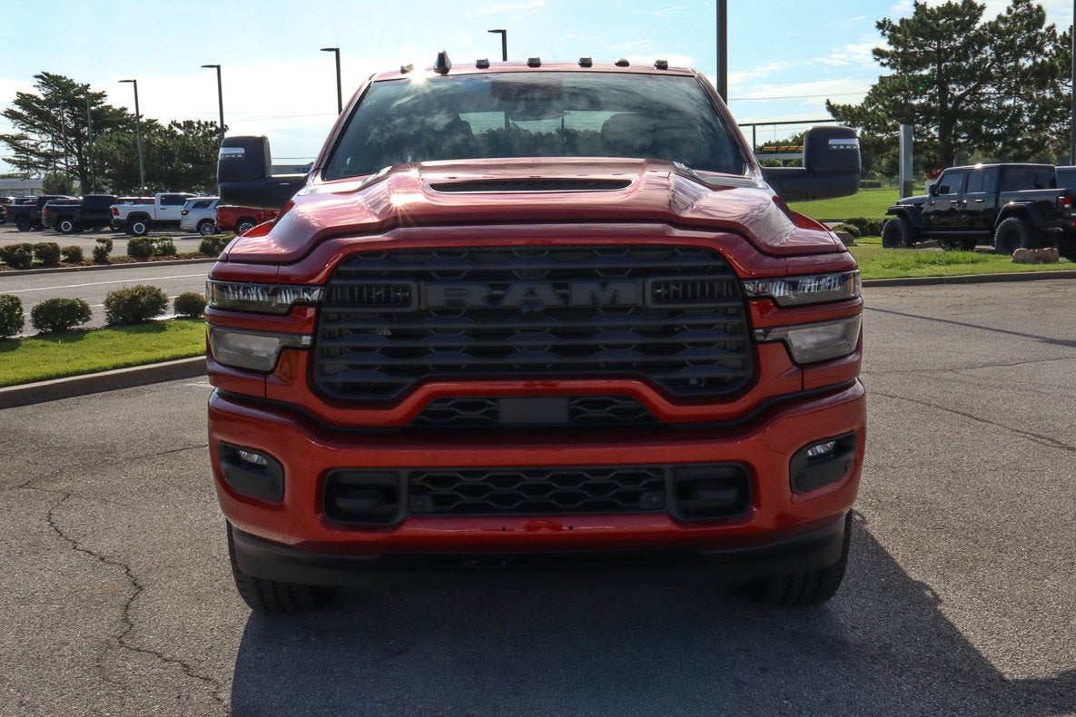 2026 RAM 2500 Black Express 4x4 Crew Cab 6'4 Box