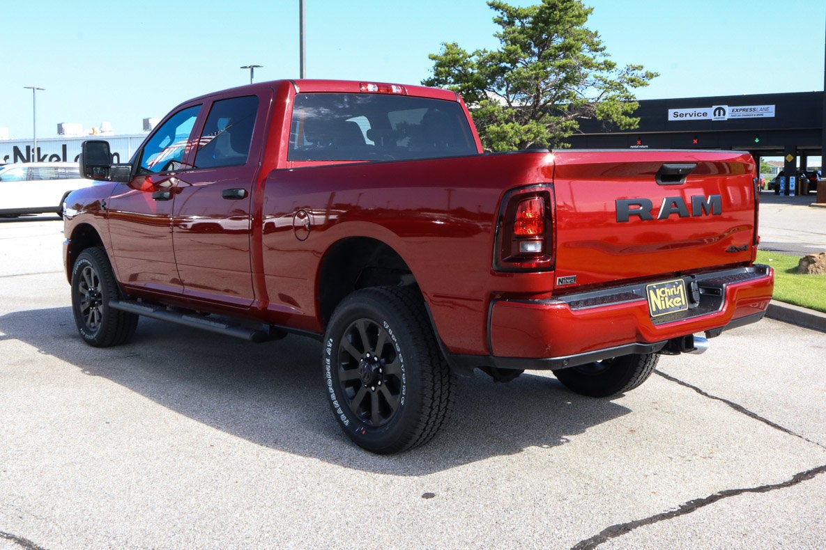 2026 RAM 2500 Black Express 4x4 Crew Cab 6'4 Box
