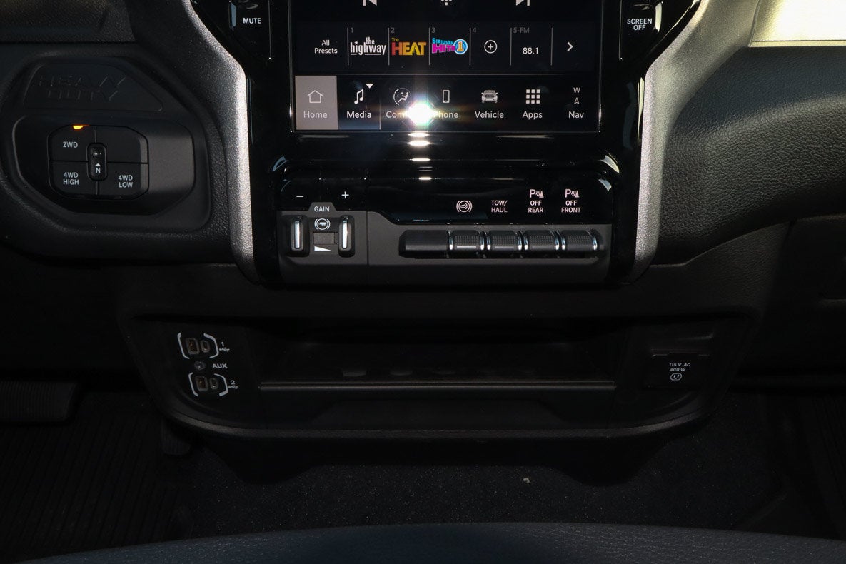 2026 RAM 2500 Black Express 4x4 Crew Cab 6'4 Box
