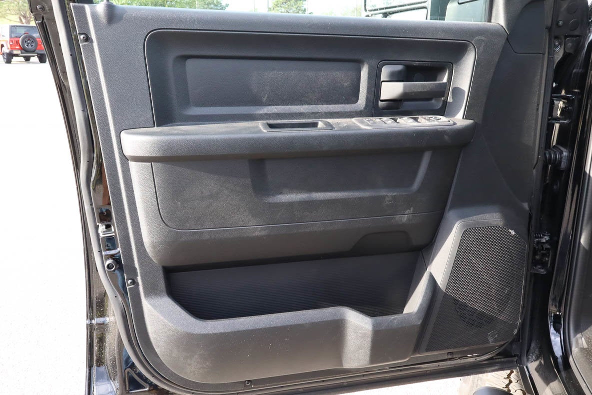 2026 RAM 2500 Black Express 4x4 Crew Cab 6'4 Box