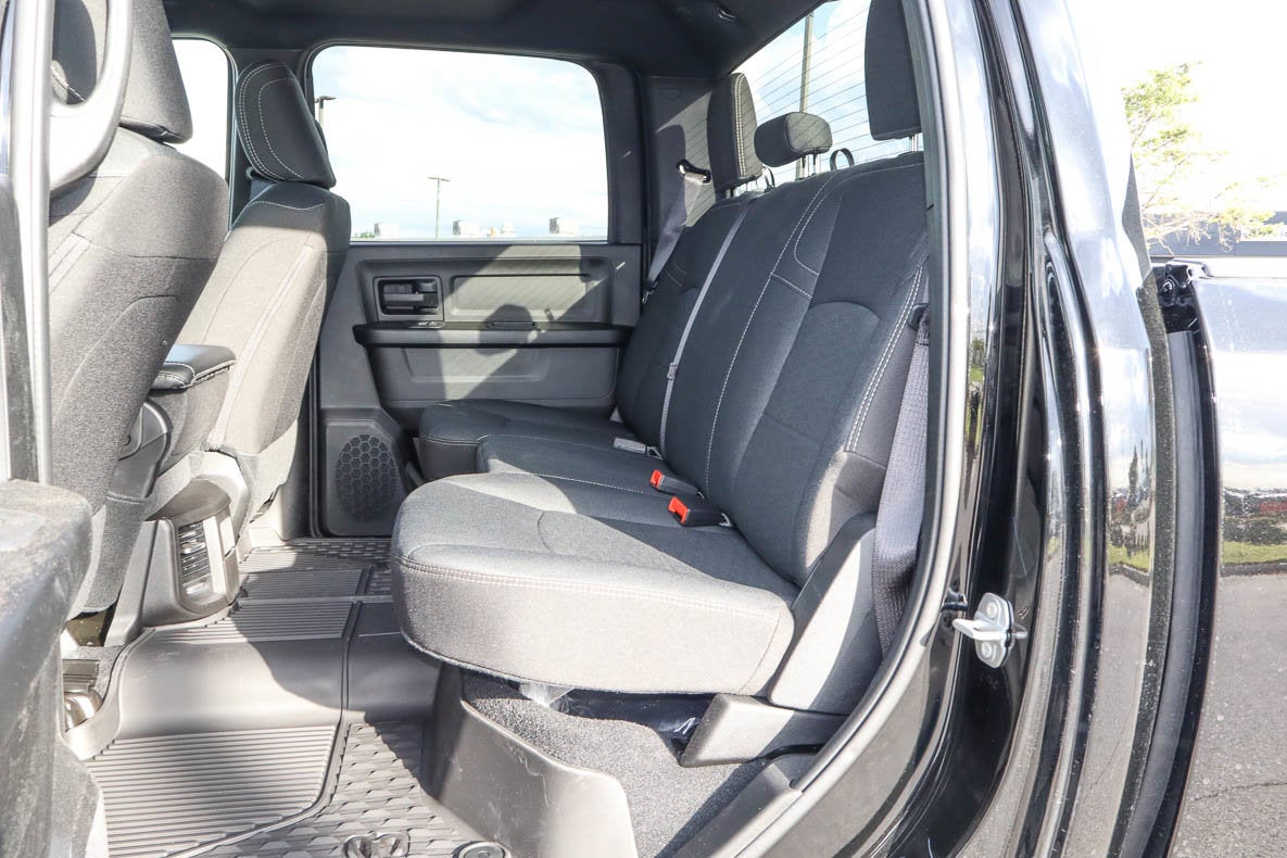 2026 RAM 2500 Black Express 4x4 Crew Cab 6'4 Box