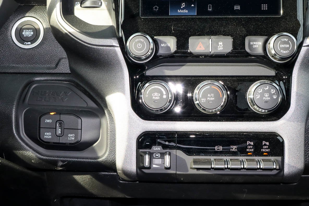 2026 RAM 2500 Black Express 4x4 Crew Cab 6'4 Box