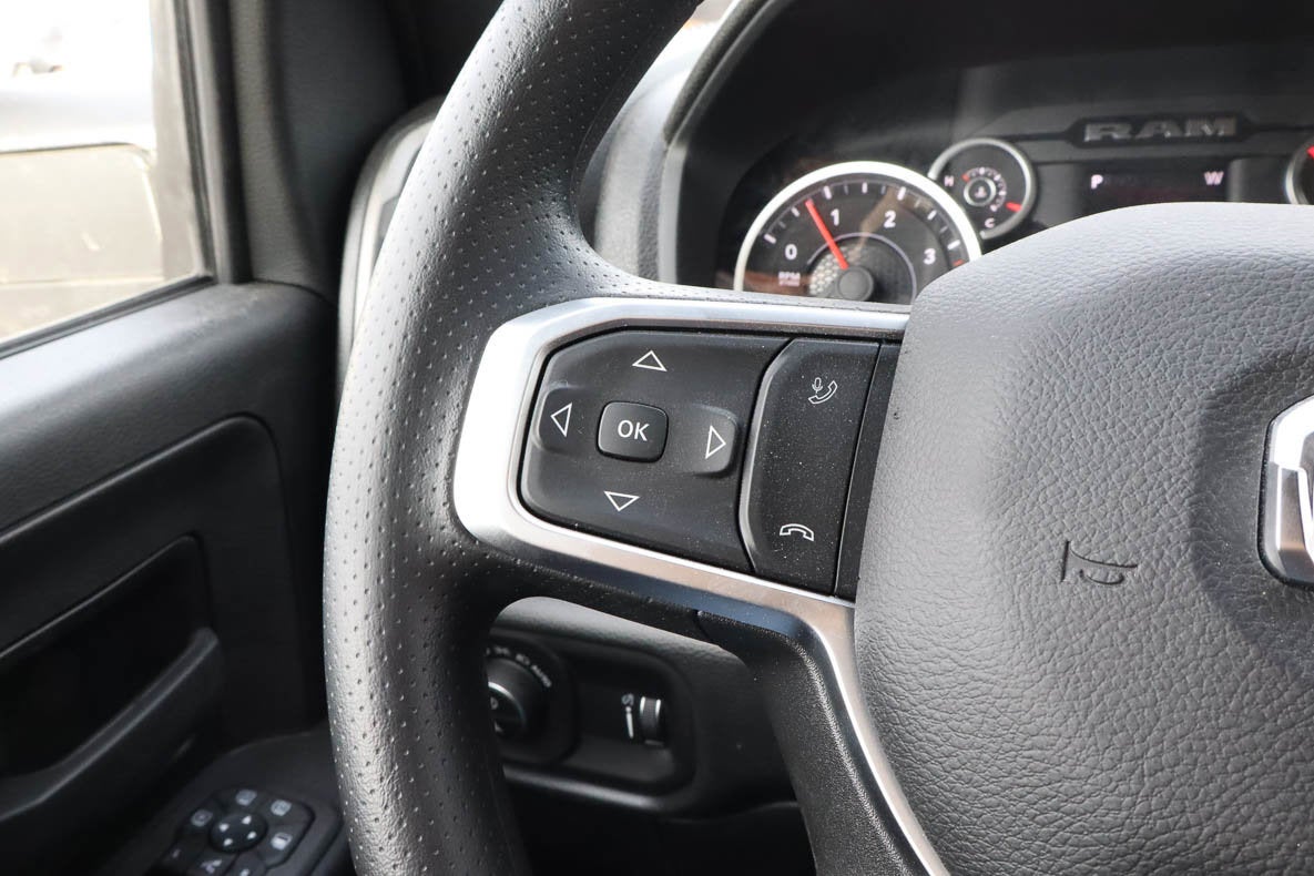 2026 RAM 2500 Black Express 4x4 Crew Cab 6'4 Box