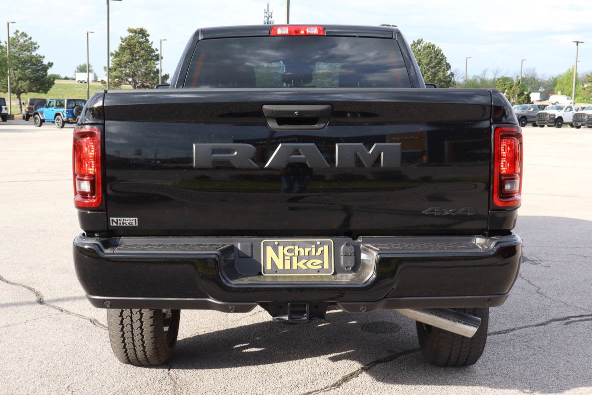 2026 RAM 2500 Black Express 4x4 Crew Cab 6'4 Box