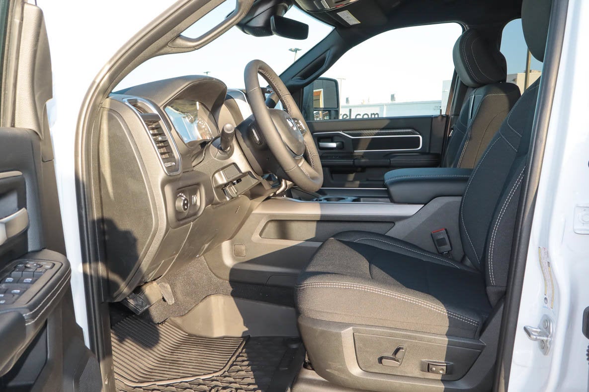2027 RAM 2500 Big Horn 4x4 Crew Cab 6'4 Box