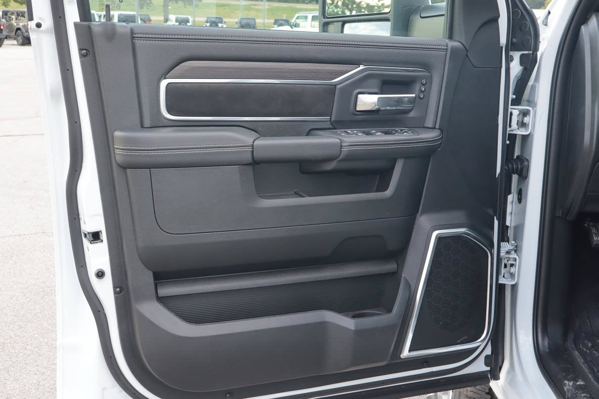 2027 RAM 2500 Laramie 4x4 Crew Cab 6'4 Box