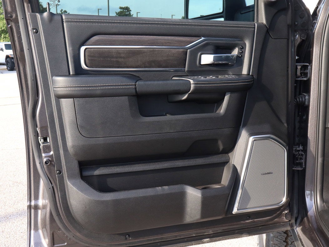 2026 RAM 2500 Laramie 4x4 Crew Cab 6'4 Box