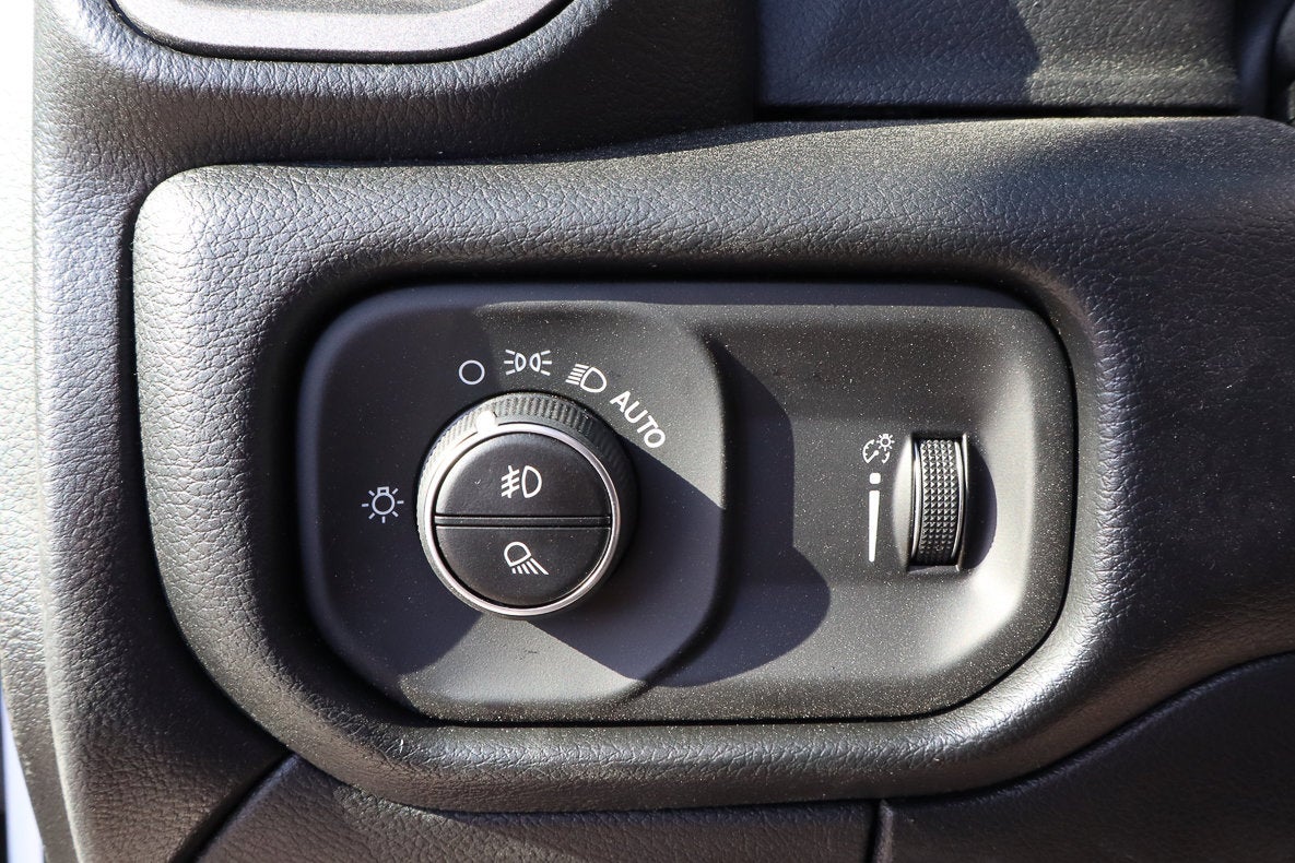 2026 RAM 2500 Tradesman 4x4 Crew Cab 8' Box