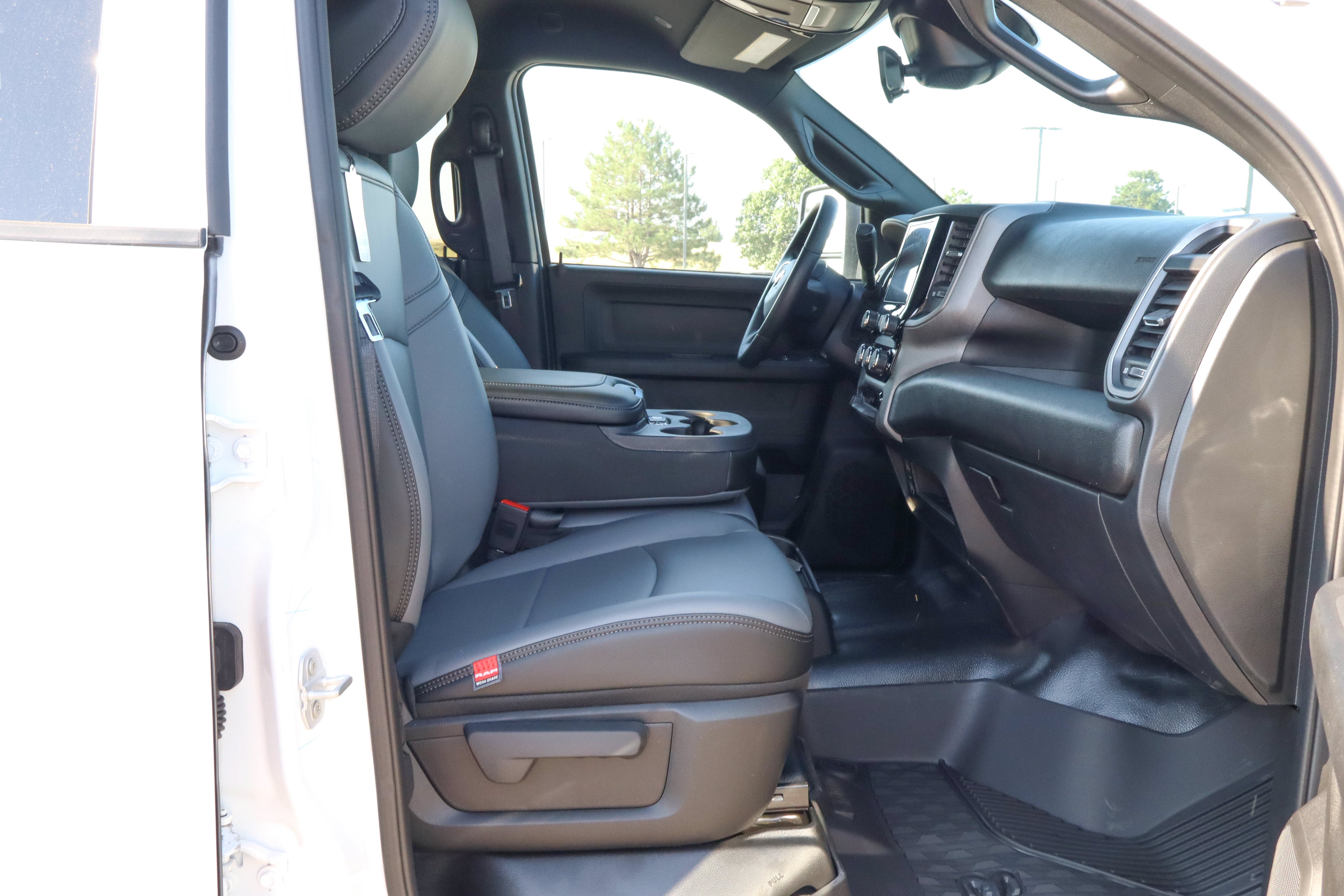 2026 RAM 2500 Tradesman 4x4 Crew Cab 8' Box