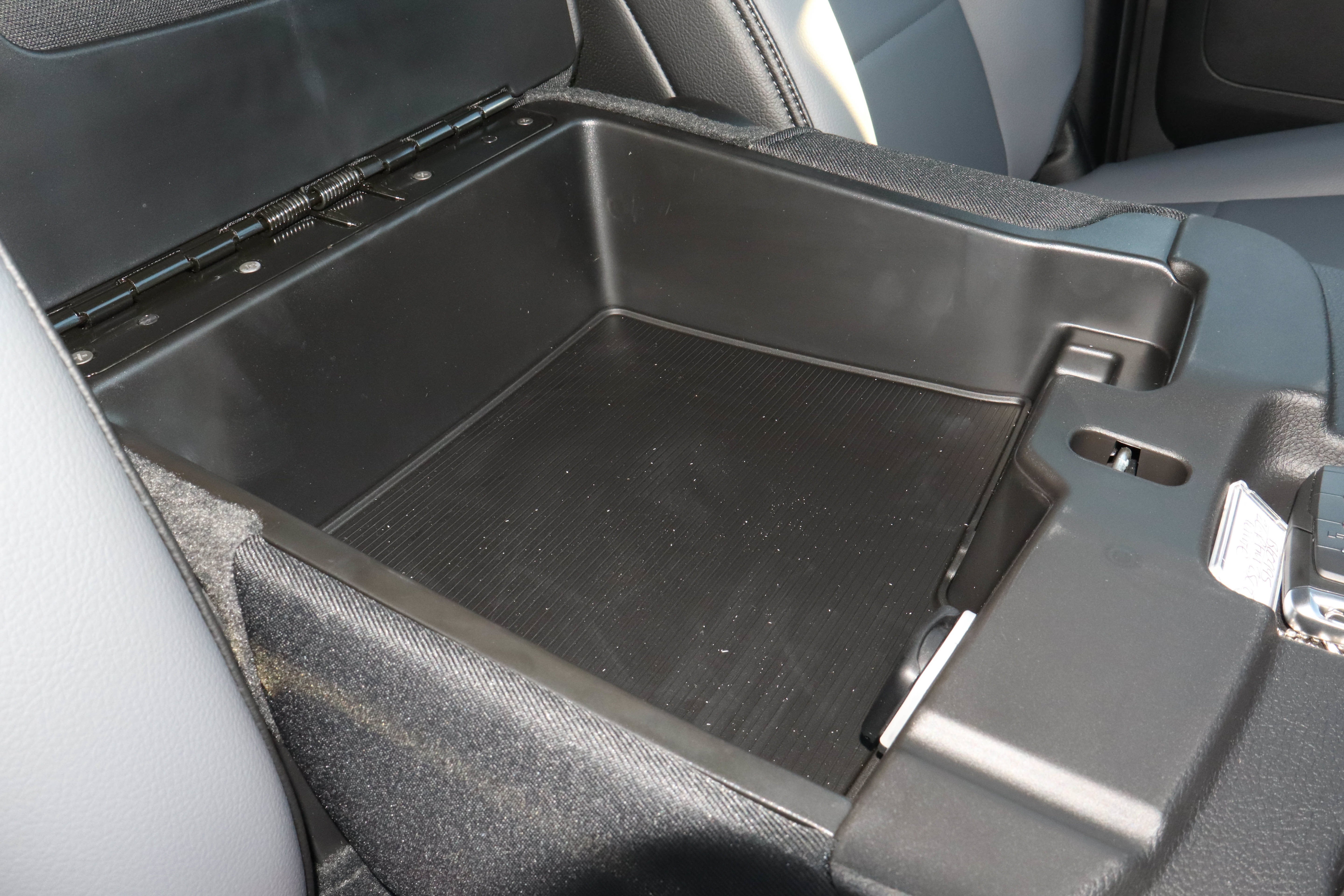 2026 RAM 2500 Tradesman 4x4 Crew Cab 8' Box