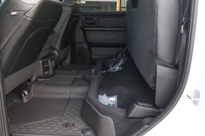 2026 RAM 2500 Tradesman 4x4 Crew Cab 8' Box