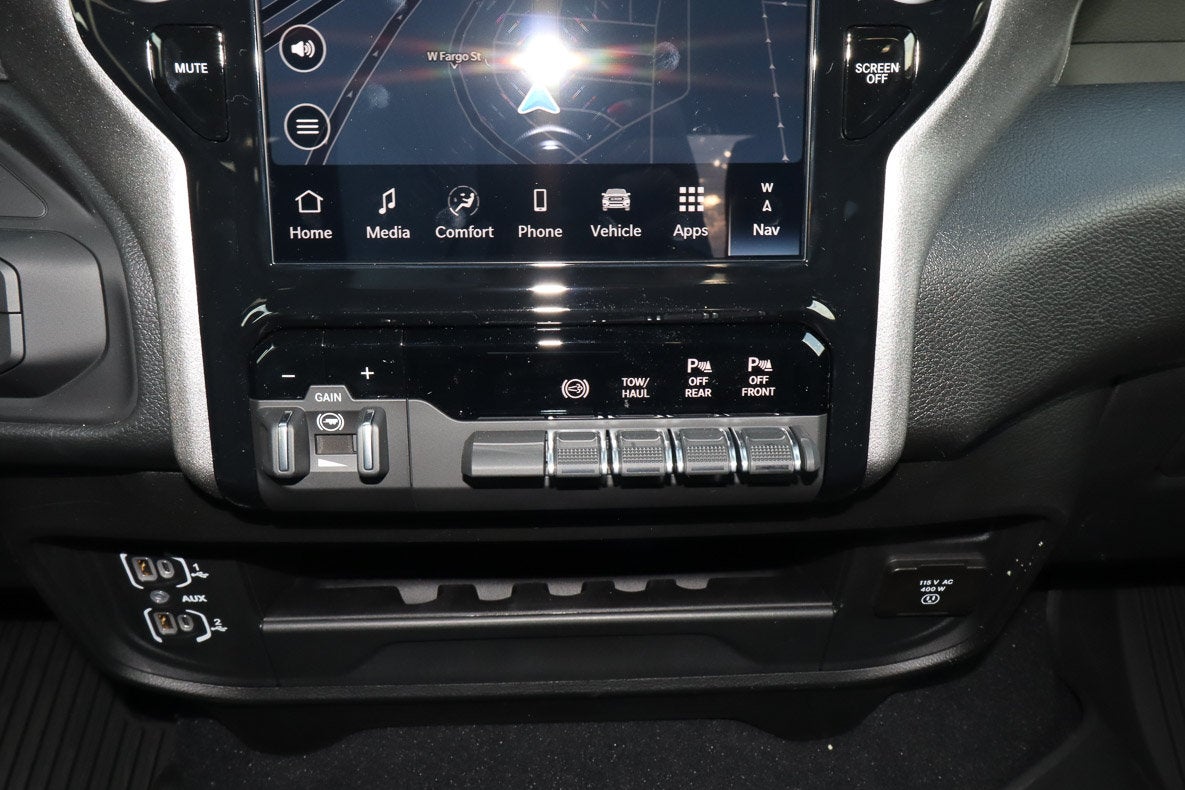 2026 RAM 2500 Tradesman 4x4 Crew Cab 8' Box
