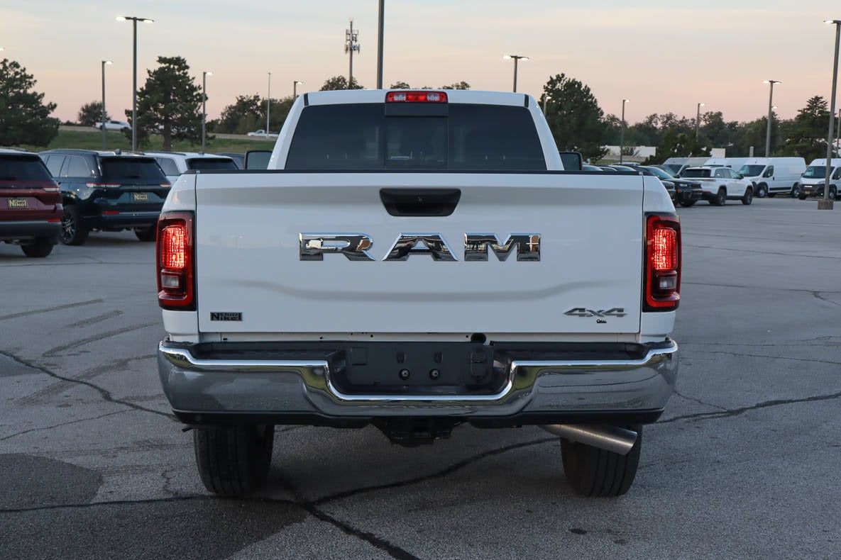 2026 RAM 2500 Tradesman 4x4 Crew Cab 8' Box