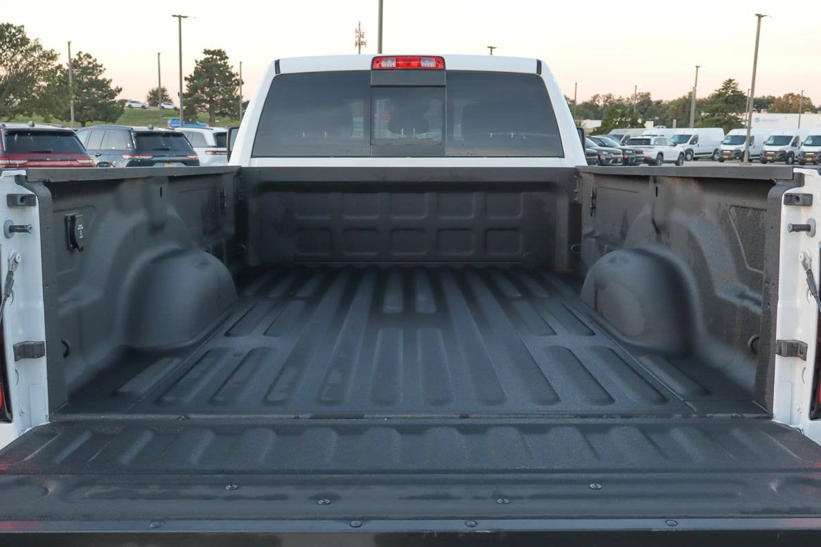 2026 RAM 2500 Tradesman 4x4 Crew Cab 8' Box