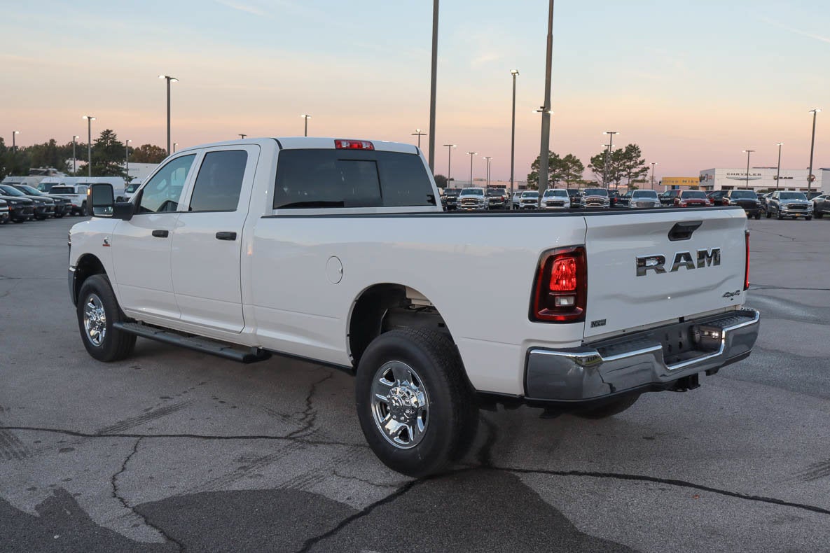 2026 RAM 2500 Tradesman 4x4 Crew Cab 8' Box