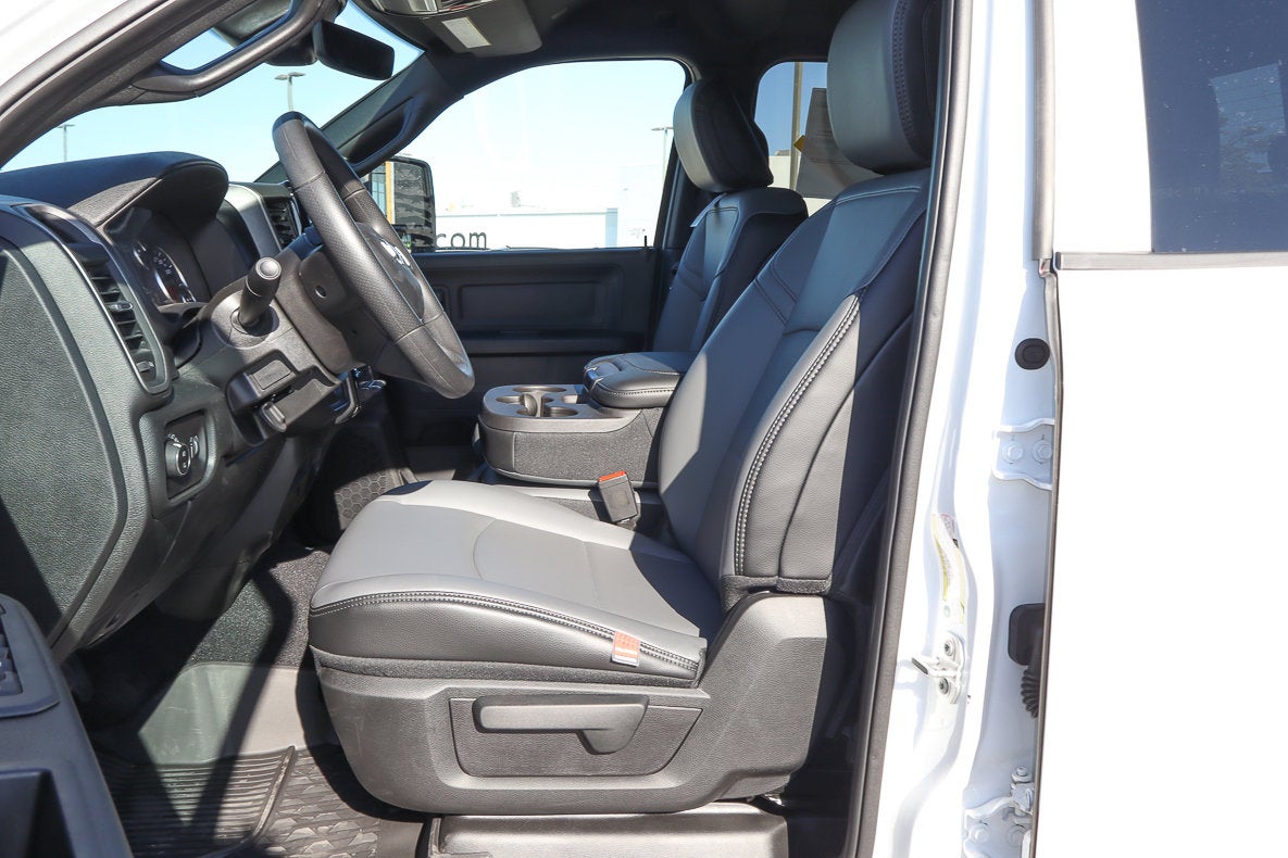 2026 RAM 2500 Tradesman 4x4 Crew Cab 8' Box