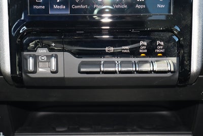 2026 RAM 2500 Tradesman 4x4 Crew Cab 8' Box