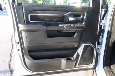 2026 RAM 2500 Laramie 4x4 Mega Cab 6'4 Box