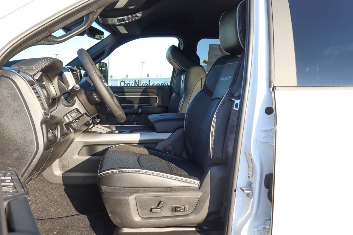 2026 RAM 2500 Laramie 4x4 Mega Cab 6'4 Box