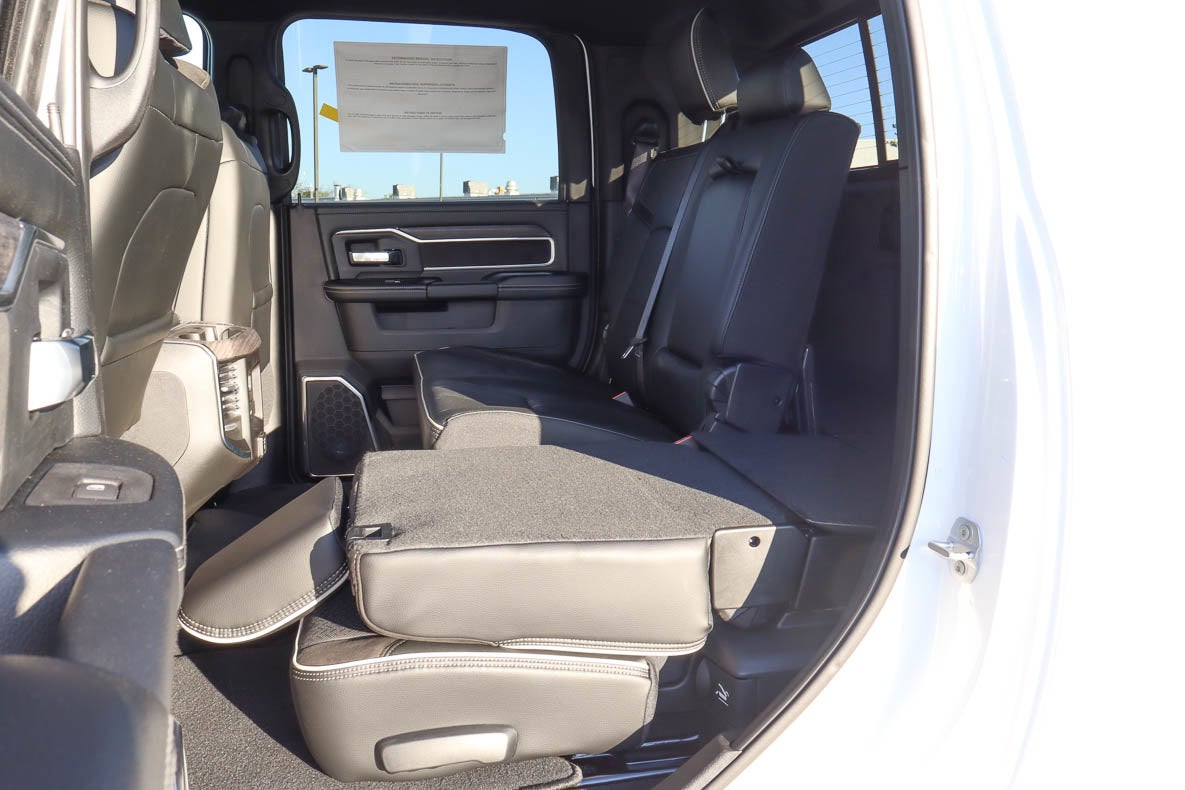 2026 RAM 2500 Laramie 4x4 Mega Cab 6'4 Box