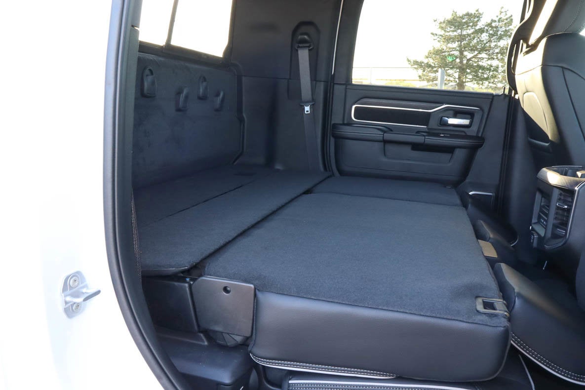 2026 RAM 2500 Laramie 4x4 Mega Cab 6'4 Box