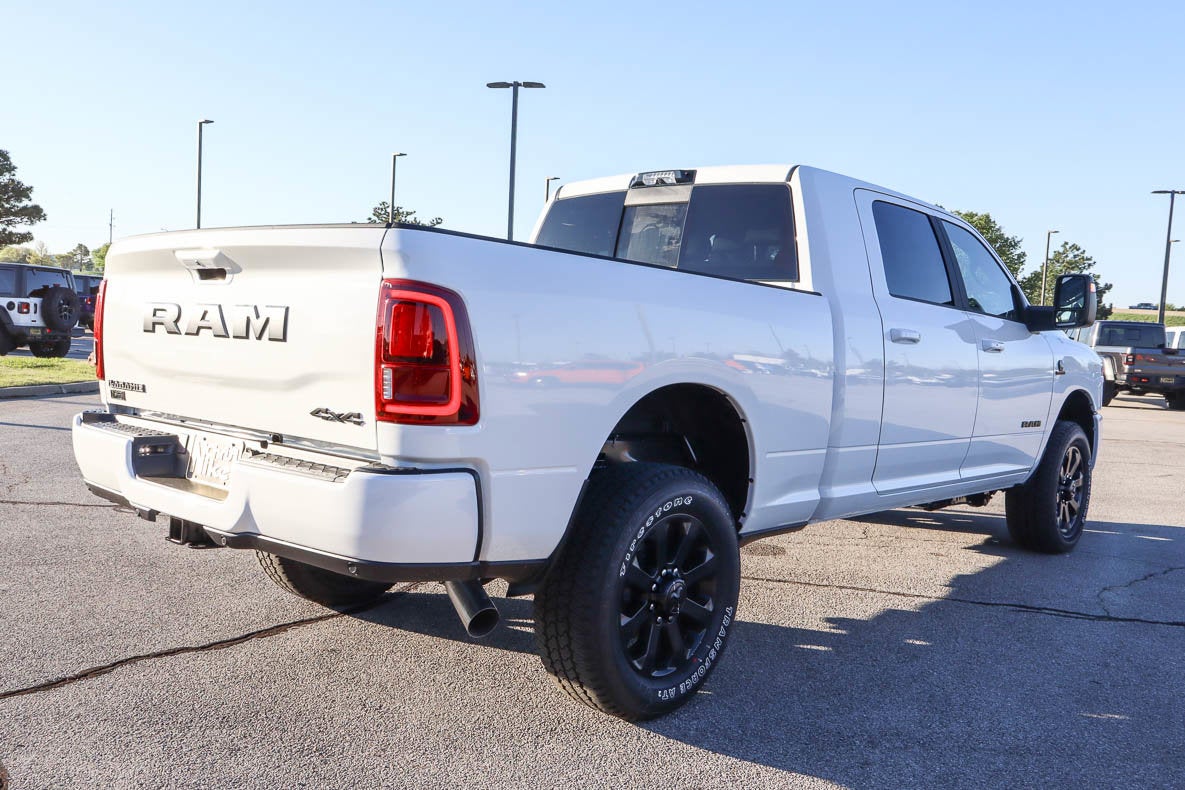 2026 RAM 2500 Laramie 4x4 Mega Cab 6'4 Box