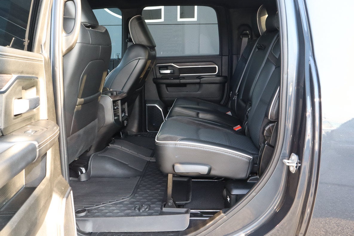 2025 RAM 2500 Laramie 4x4 Mega Cab 6'4 Box