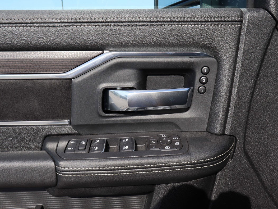 2026 RAM 2500 Laramie 4x4 Mega Cab 6'4 Box