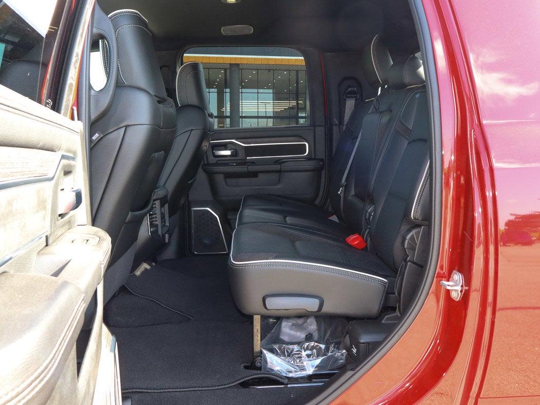 2026 RAM 2500 Laramie 4x4 Mega Cab 6'4 Box