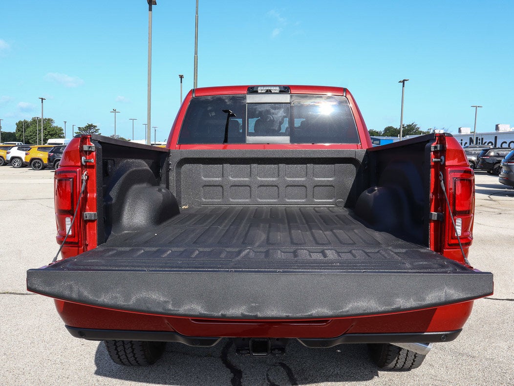 2026 RAM 2500 Laramie 4x4 Mega Cab 6'4 Box