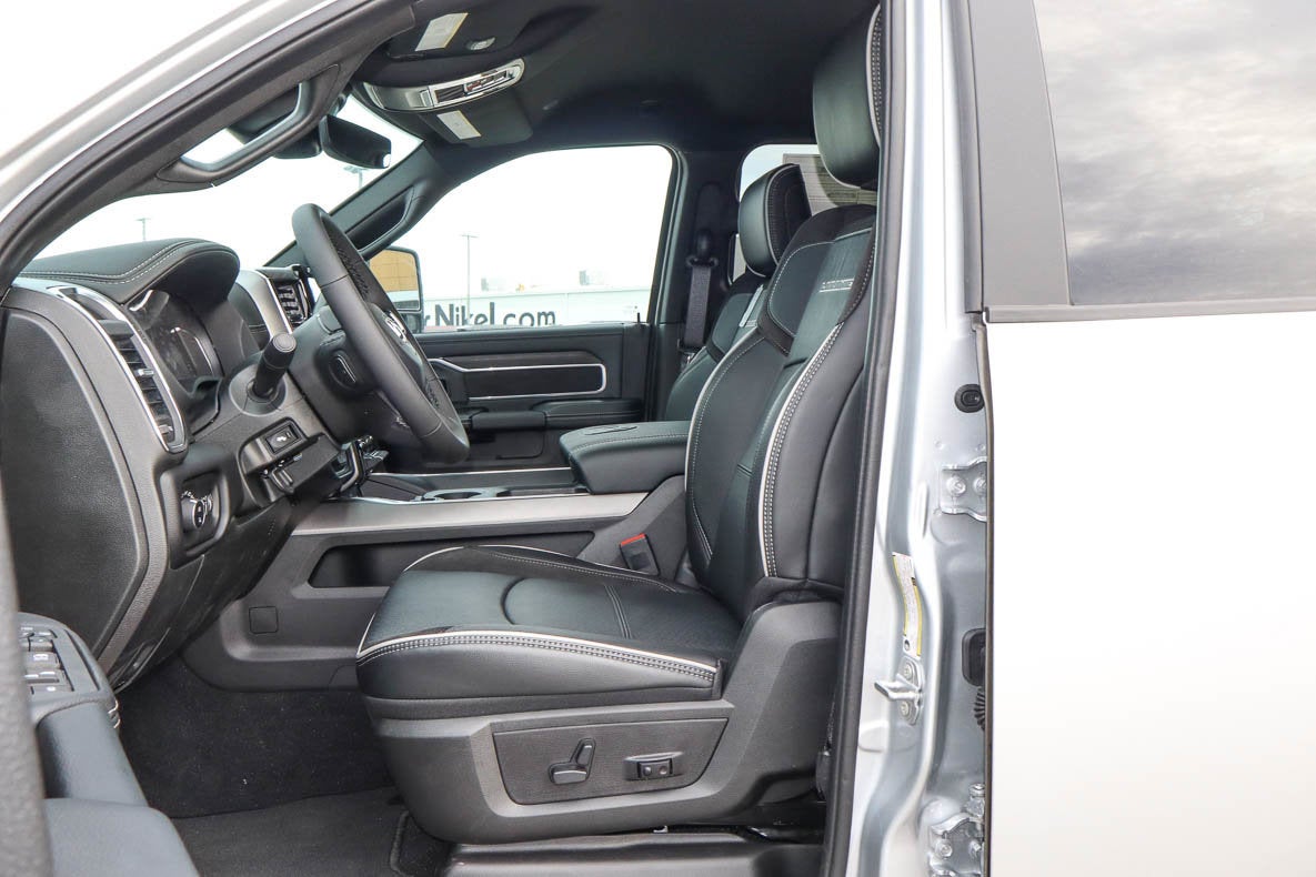 2026 RAM 2500 Laramie 4x4 Mega Cab 6'4 Box