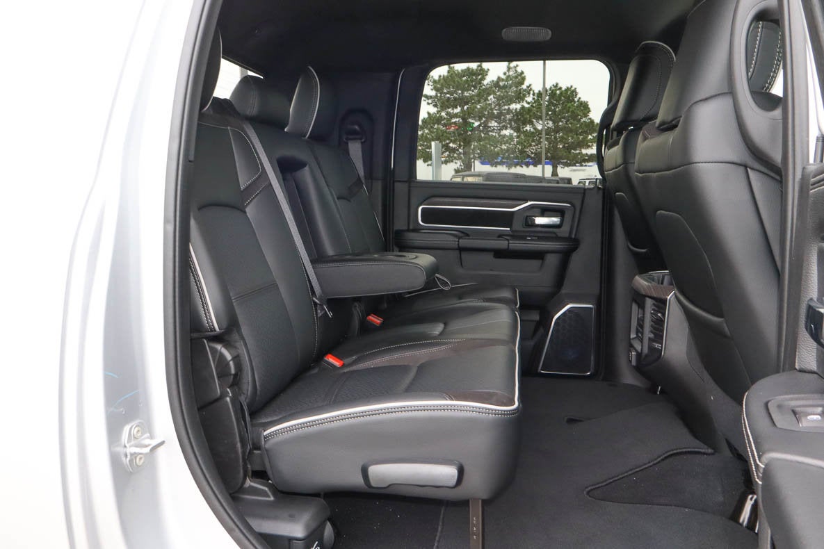 2026 RAM 2500 Laramie 4x4 Mega Cab 6'4 Box