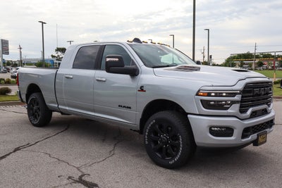 2026 RAM 2500 Laramie 4x4 Mega Cab 6'4 Box