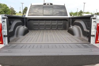 2026 RAM 2500 Laramie 4x4 Mega Cab 6'4 Box