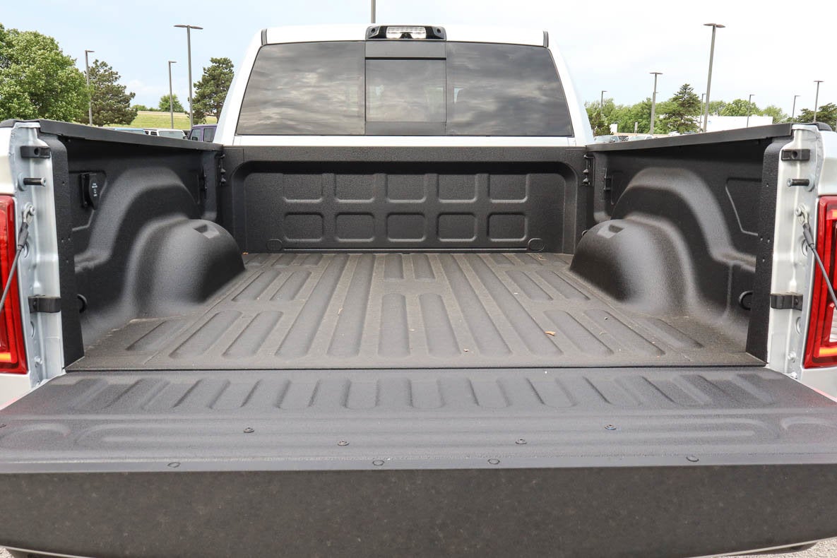 2026 RAM 2500 Laramie 4x4 Mega Cab 6'4 Box