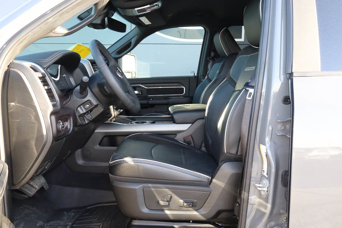 2026 RAM 2500 Laramie 4x4 Mega Cab 6'4 Box