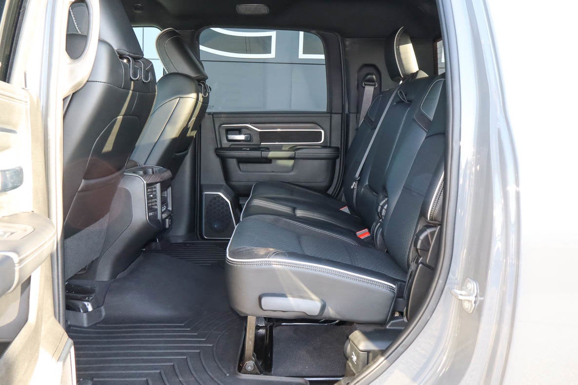 2026 RAM 2500 Laramie 4x4 Mega Cab 6'4 Box