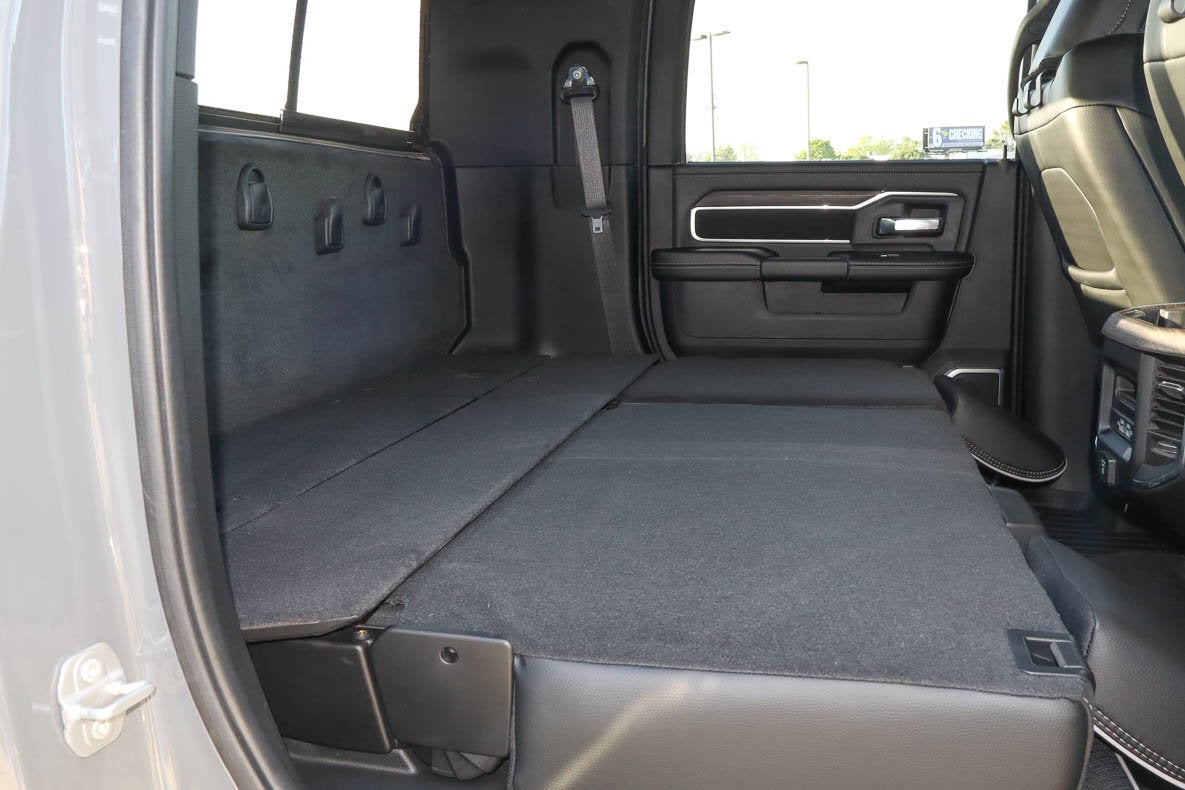 2026 RAM 2500 Laramie 4x4 Mega Cab 6'4 Box