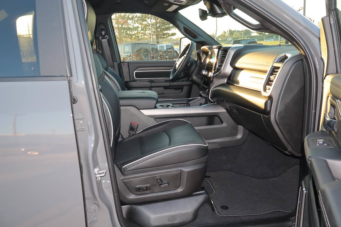 2027 RAM 2500 Laramie 4x4 Mega Cab 6'4 Box
