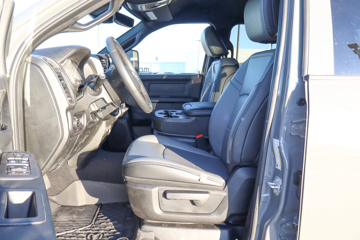 2026 RAM 3500 Tradesman 4x4 Crew Cab 8' Box